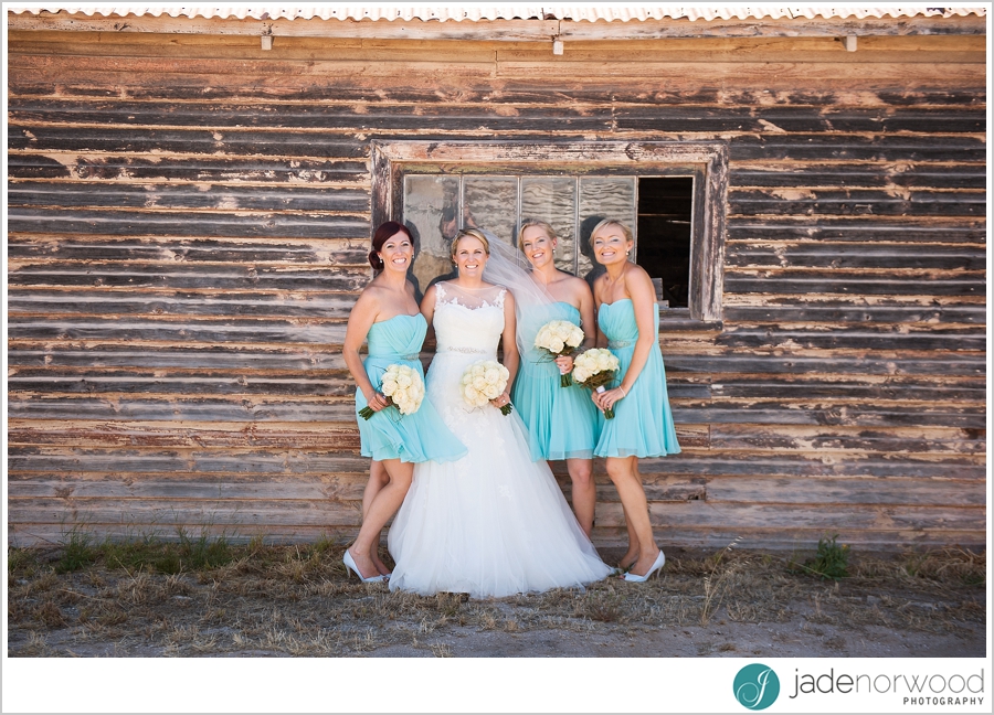 rustic country relaxed loving emotional wedding photo