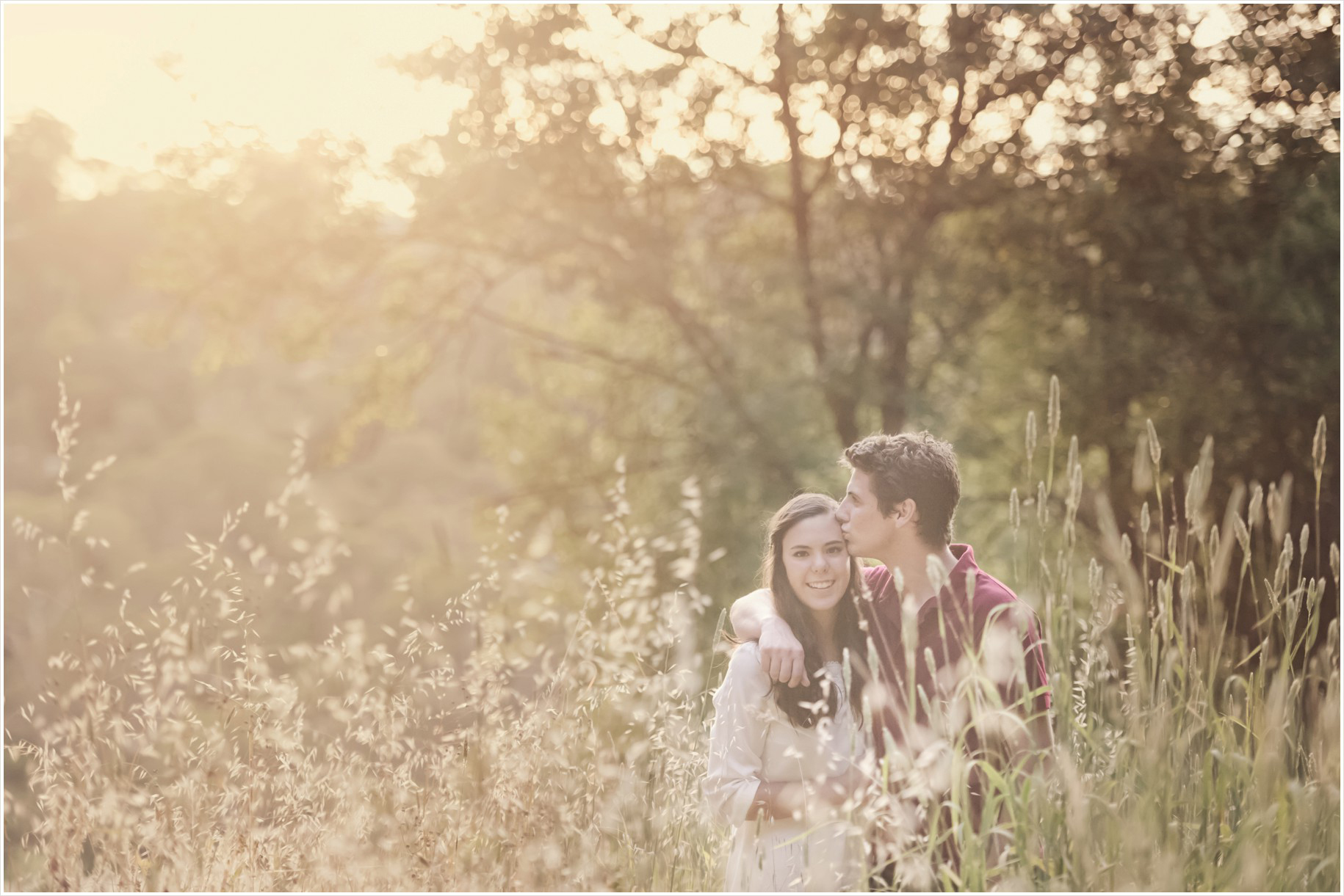 pastle-neutral-forest-couple-engagement-photos_0001