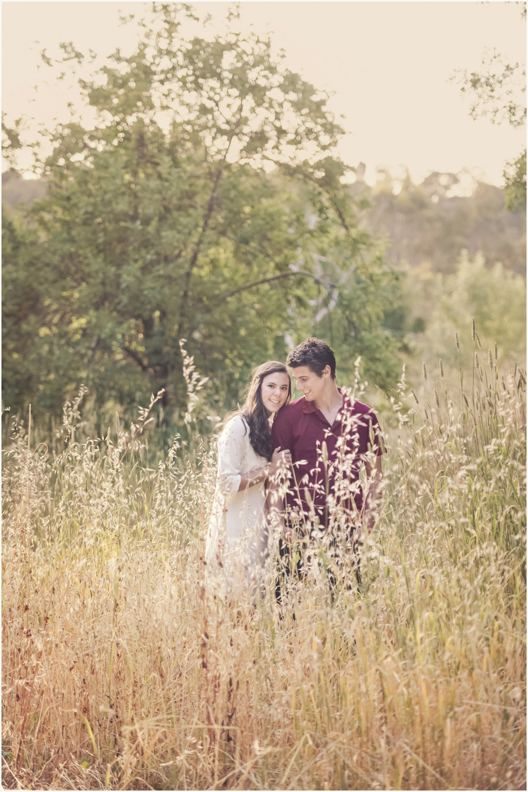 pastle-neutral-forest-couple-engagement-photos_0003