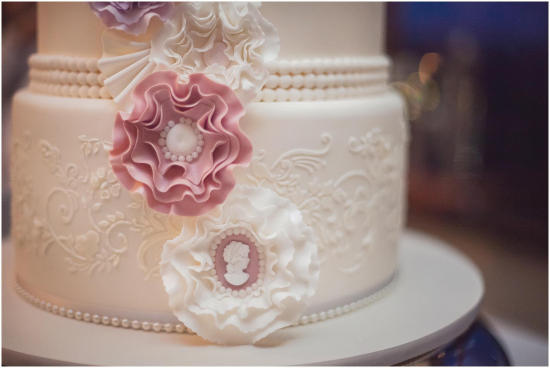 mount lofty house wedding cake