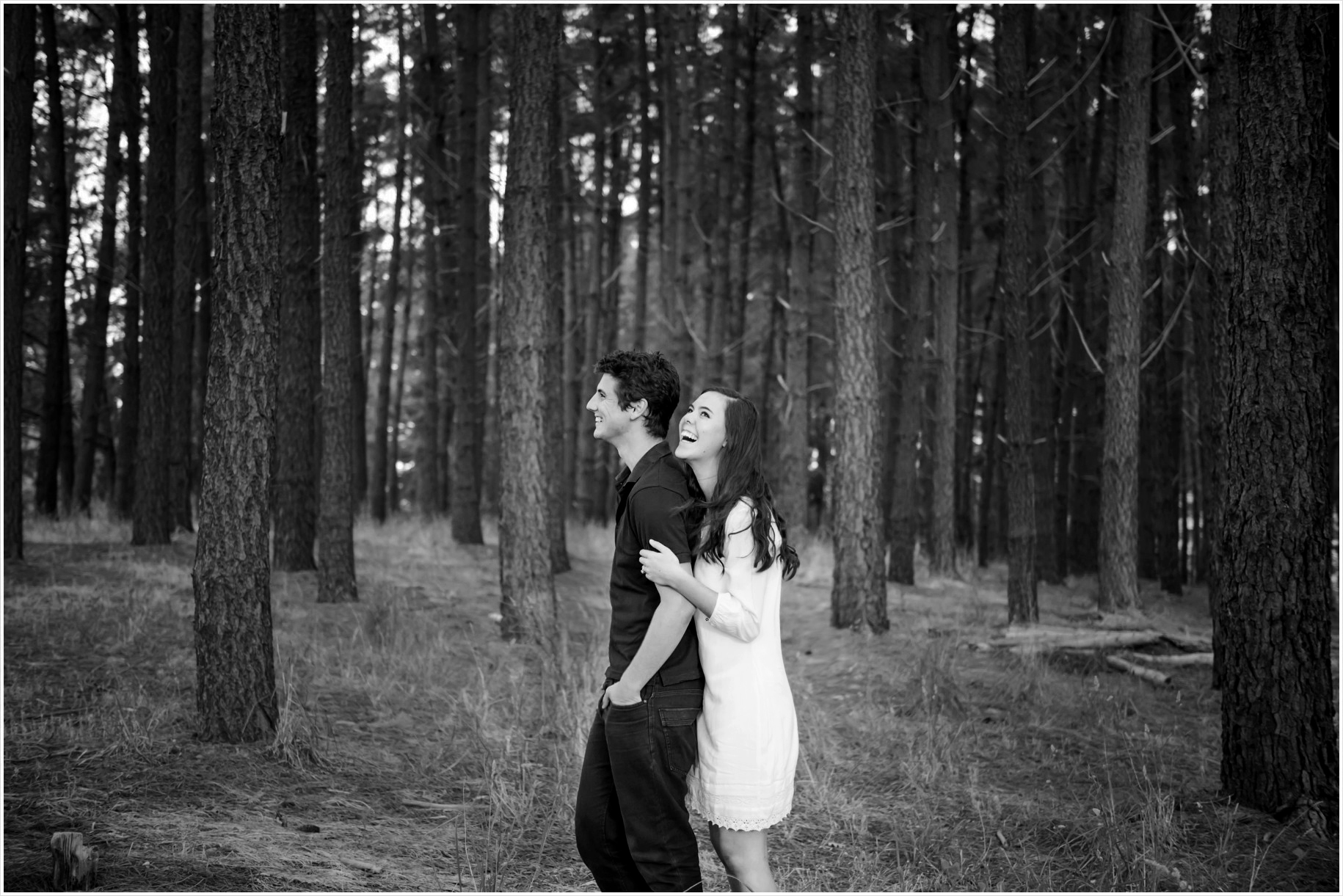 pastle-neutral-forest-couple-engagement-photos_0004